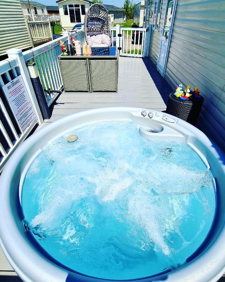 Tattershall Luxury Hot Tub Caravan Экстерьер фото